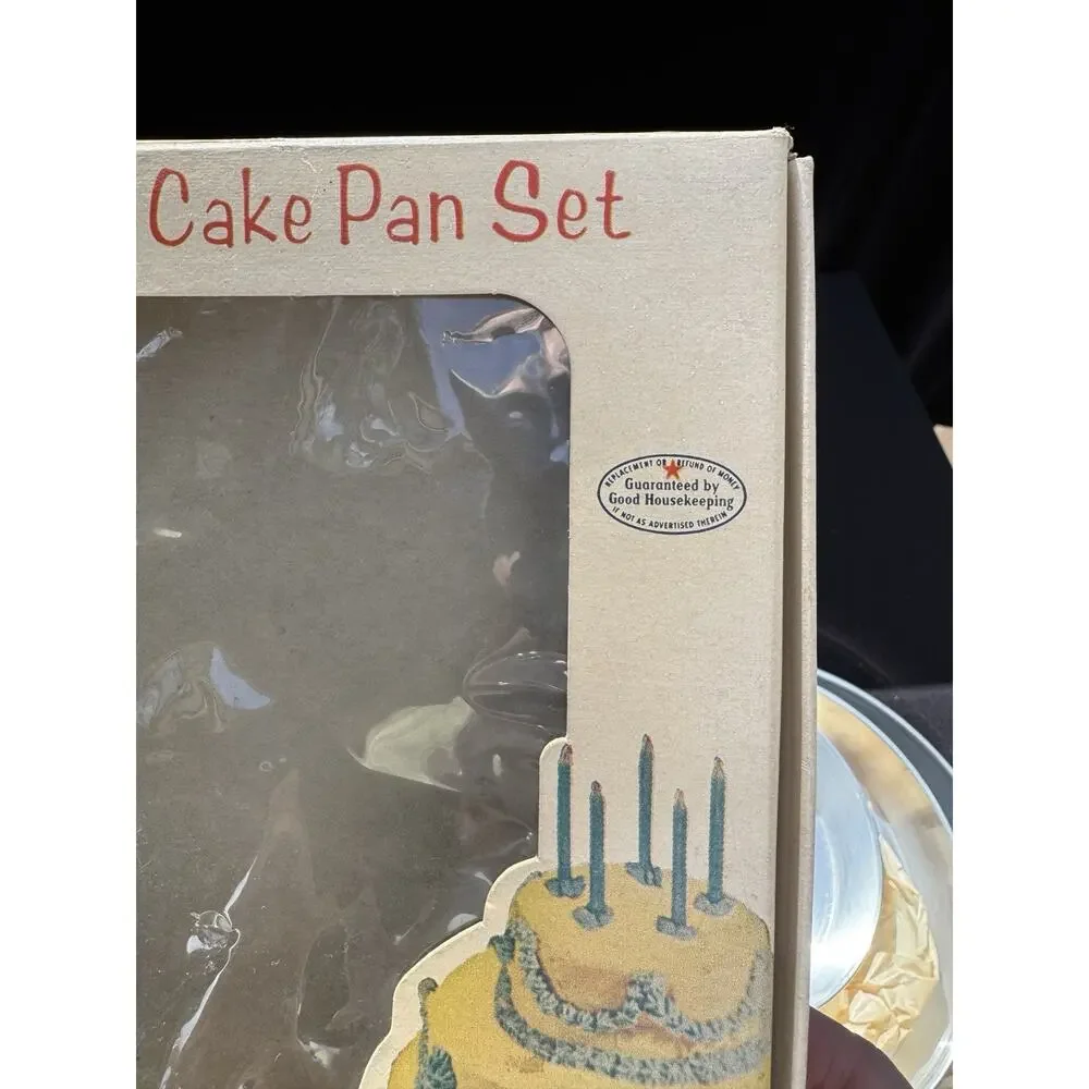 Vintage Mirro 4-Tier Cake Pan Set FT-902 Original Box Mid Century Wedding Cake